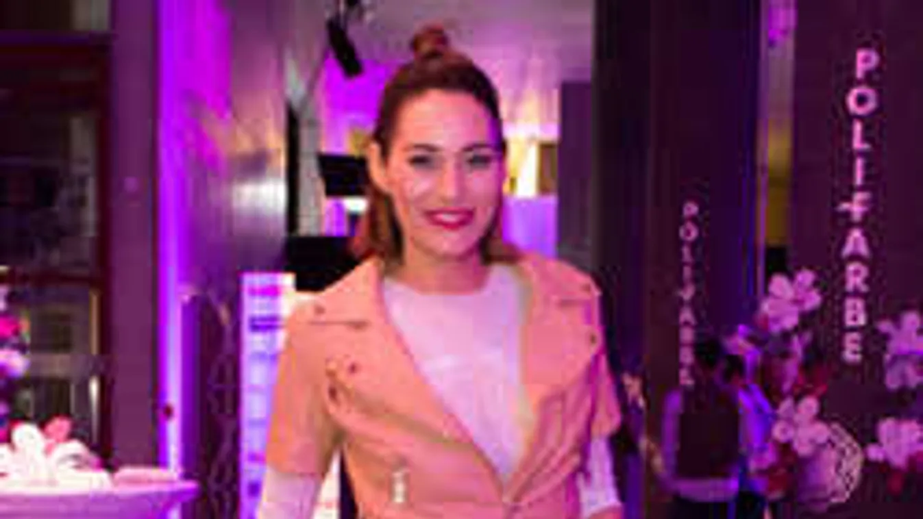 Lebukott, hét évvel fiatalabb focistát szeret Görög Zita