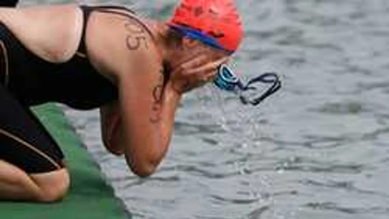 Semmi jutalom, fizetnek az úszásért a vébén