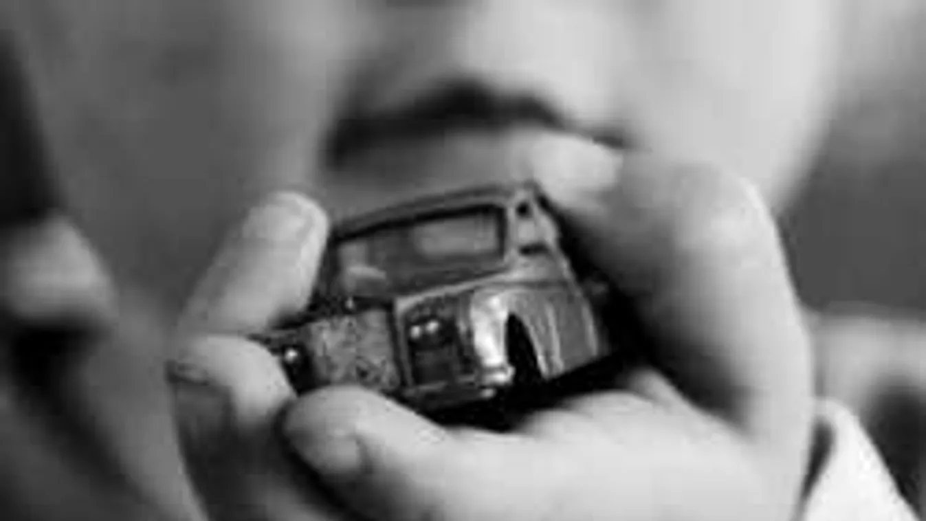 Felfoghatatlan tragédia: forró autóban hagyták meghalni a kislányt