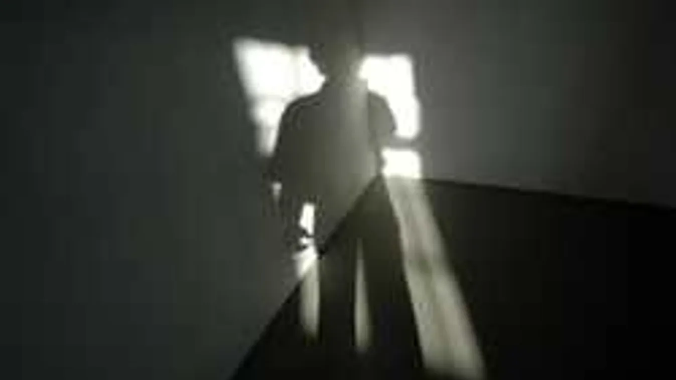 Meztelen férfi rémisztgeti a dunaújvárosi lányokat