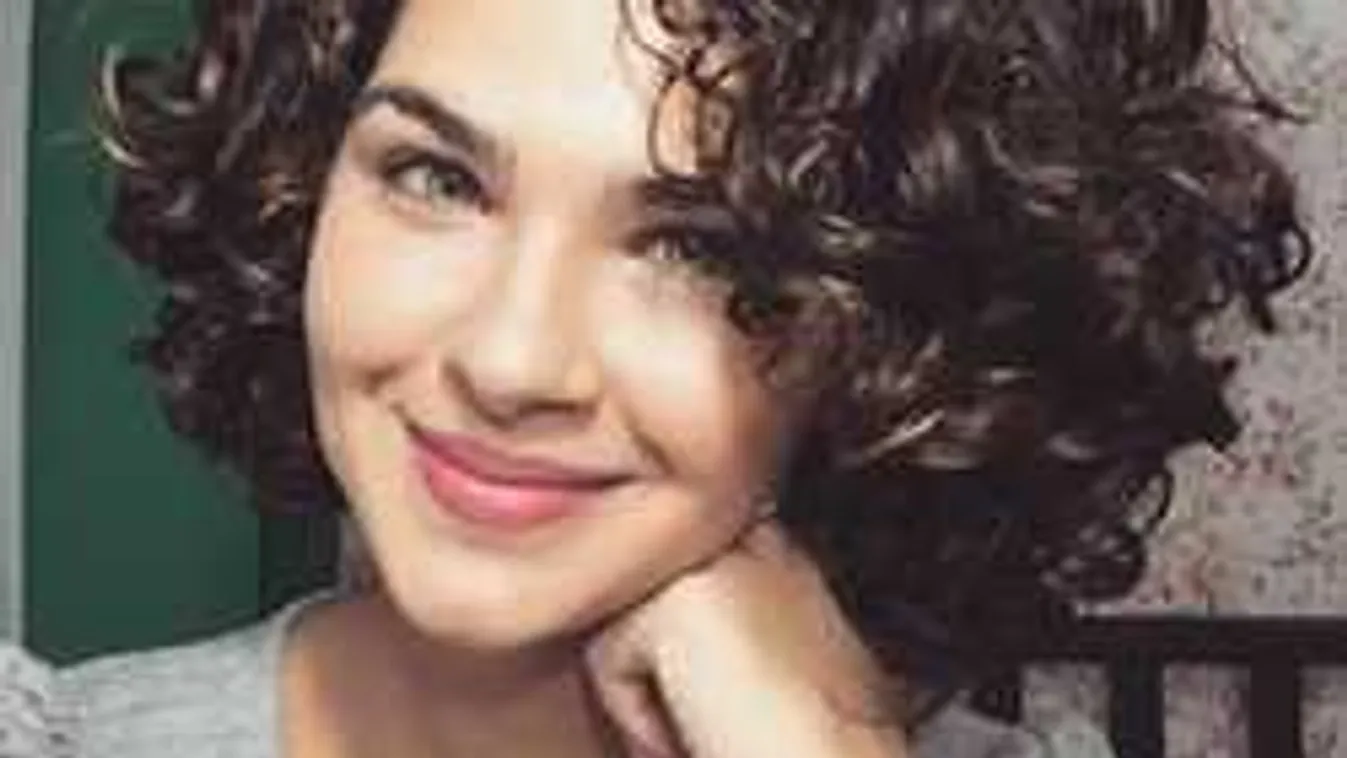 Ismered a francia nők régi divattrükkjét? Ez a frizura tarol nyár végén