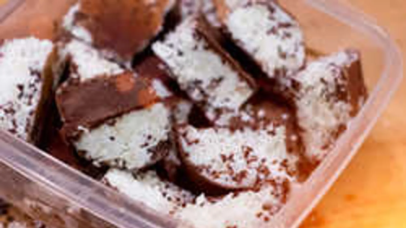 Mondj nemet a hizlaló nasira: ezt a kókuszos csokiszeletet imádni fogod