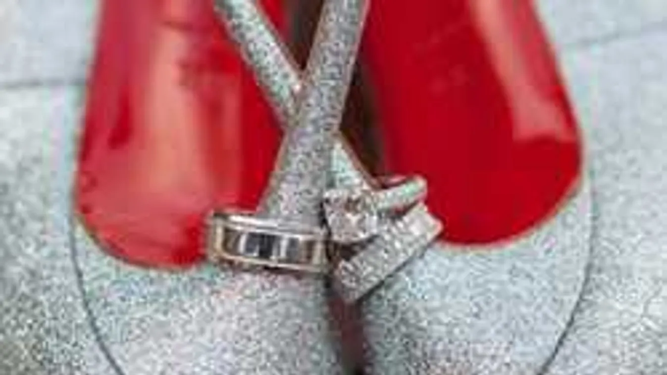 Lefordulsz a székről, ha meglátod ezeket a romantikus eljegyzési fotókat