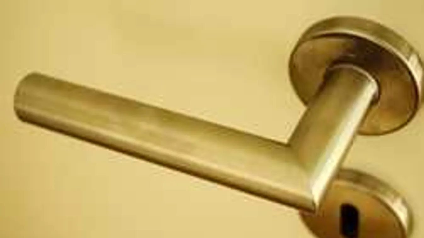 Borzalmas halál: a kilincsre akasztotta fel magát a lány