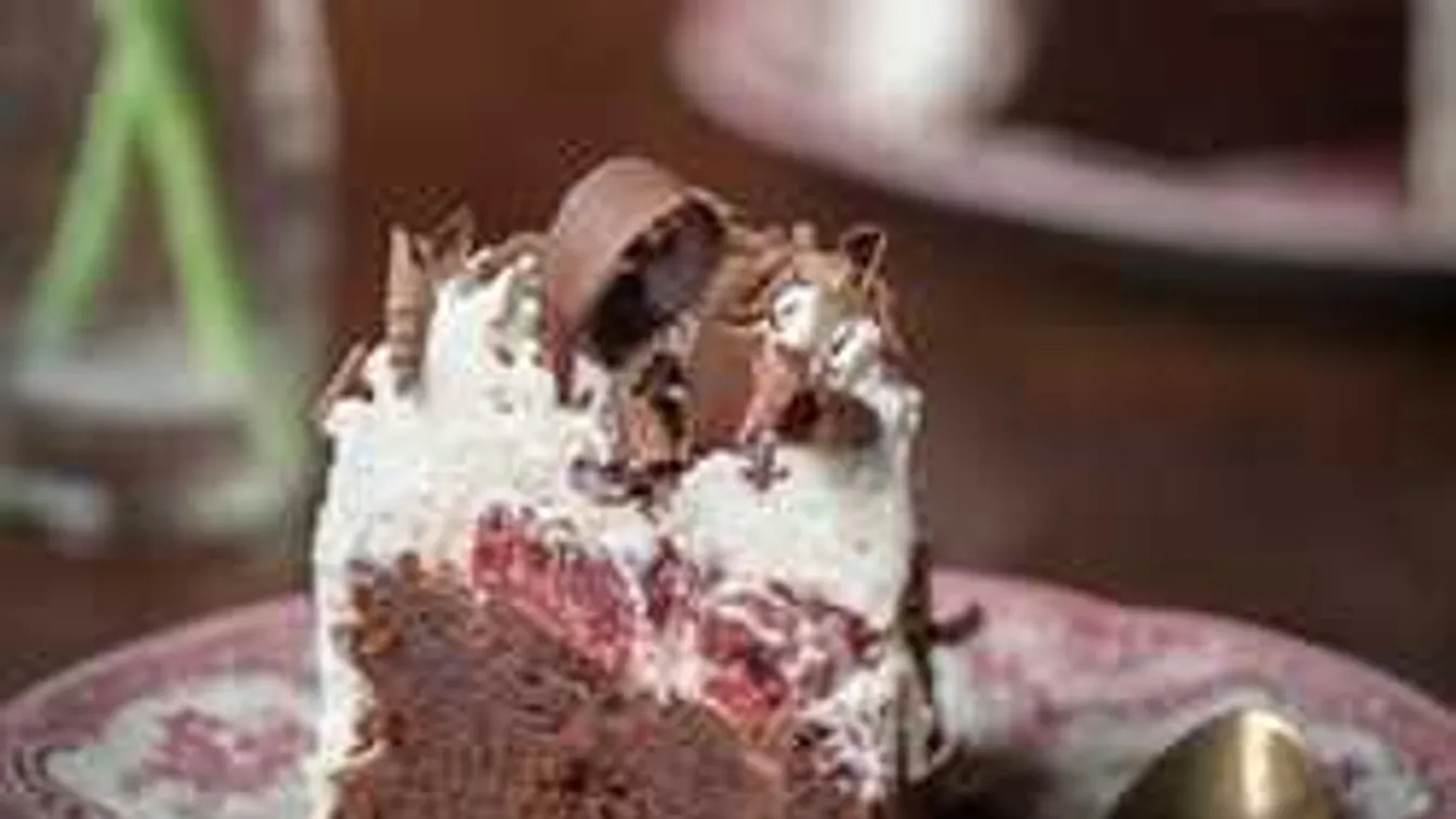 Cukor és liszt nélkül készül ez a mennyei Fekete-erdő torta