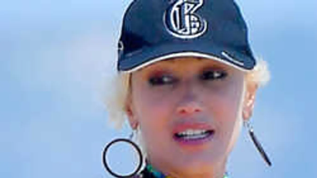 Lassan 50 éves a sztáranyuka, de a bikinis teste verhetetlen