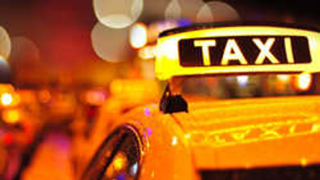 Buszmegállóba hajtott egy autó, kisgyerek is van a sérültek között