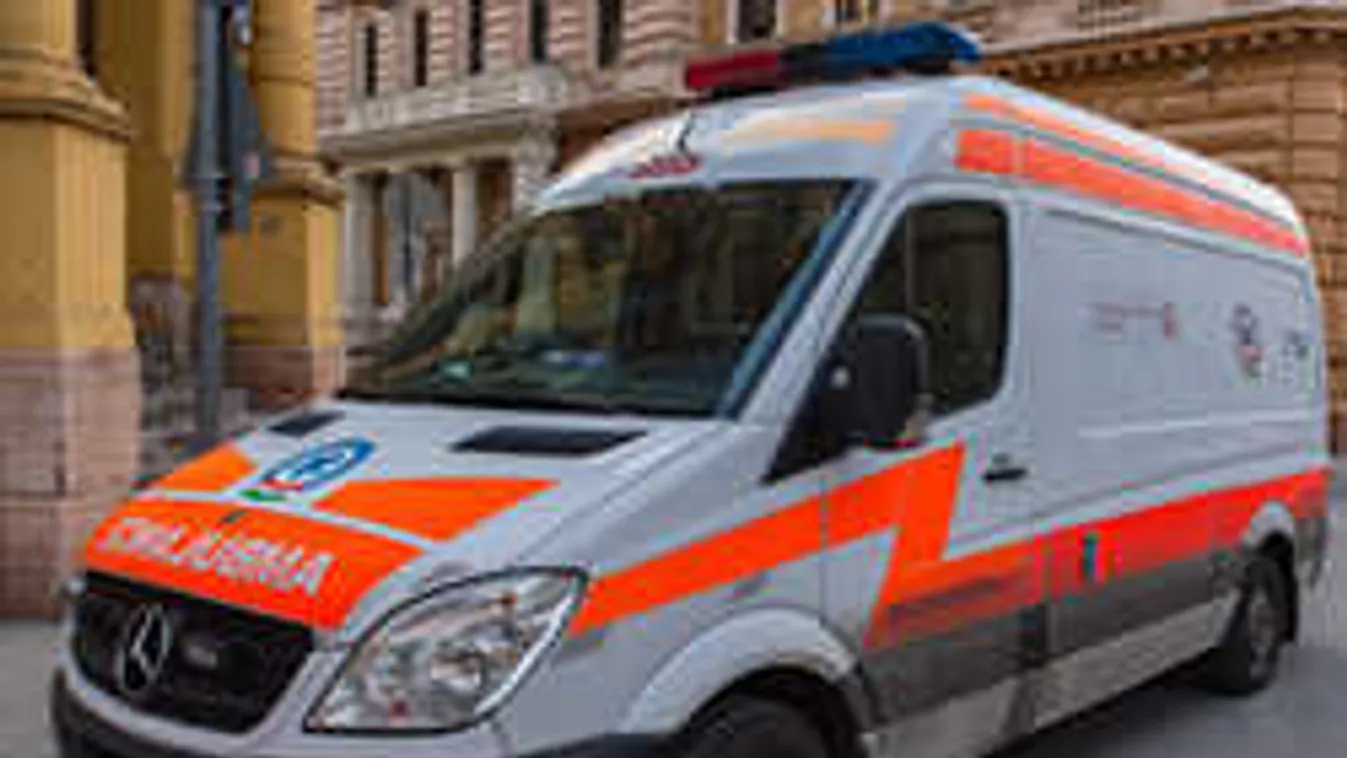 Pánik a Duna Arénában, újraélesztettek egy versenyzőt