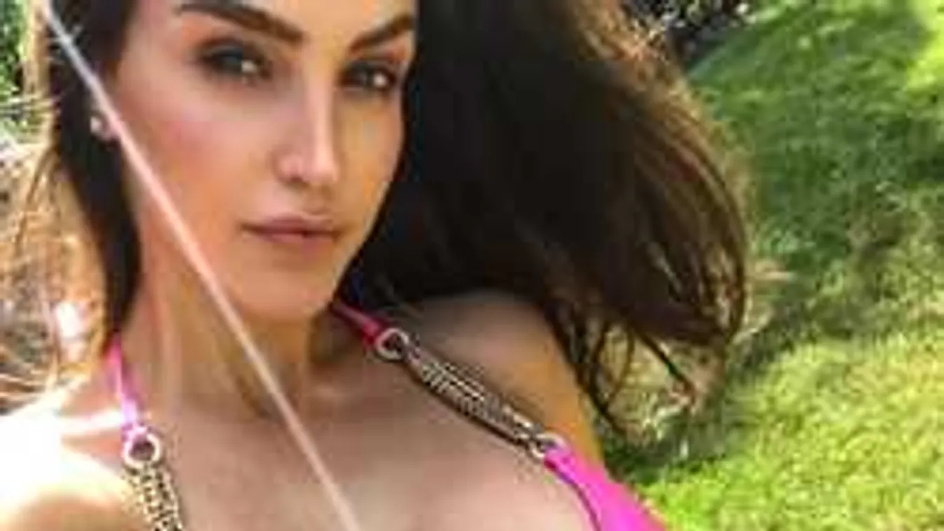 Gigantikus kebleiről ledobta a melltartót a sportos színésznő