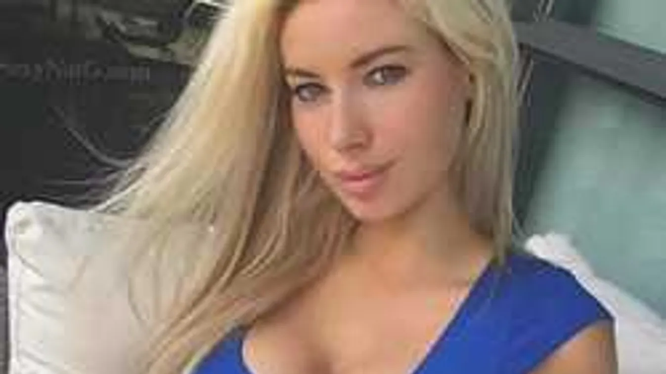 Ledobta ruháit, meztelenül kéjeleg a dús mellű modell