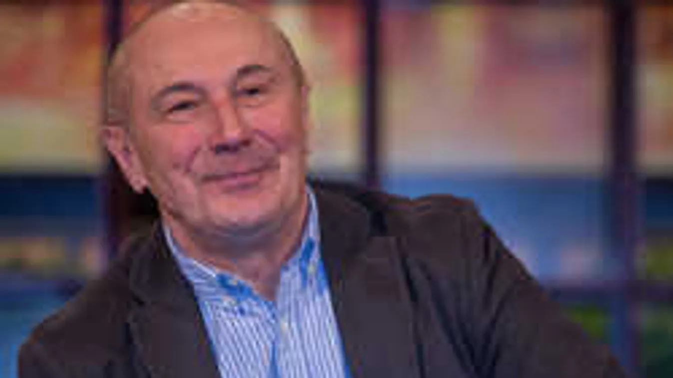 Hajmeresztő baleset, motorossal ütközött a népszerű időjós