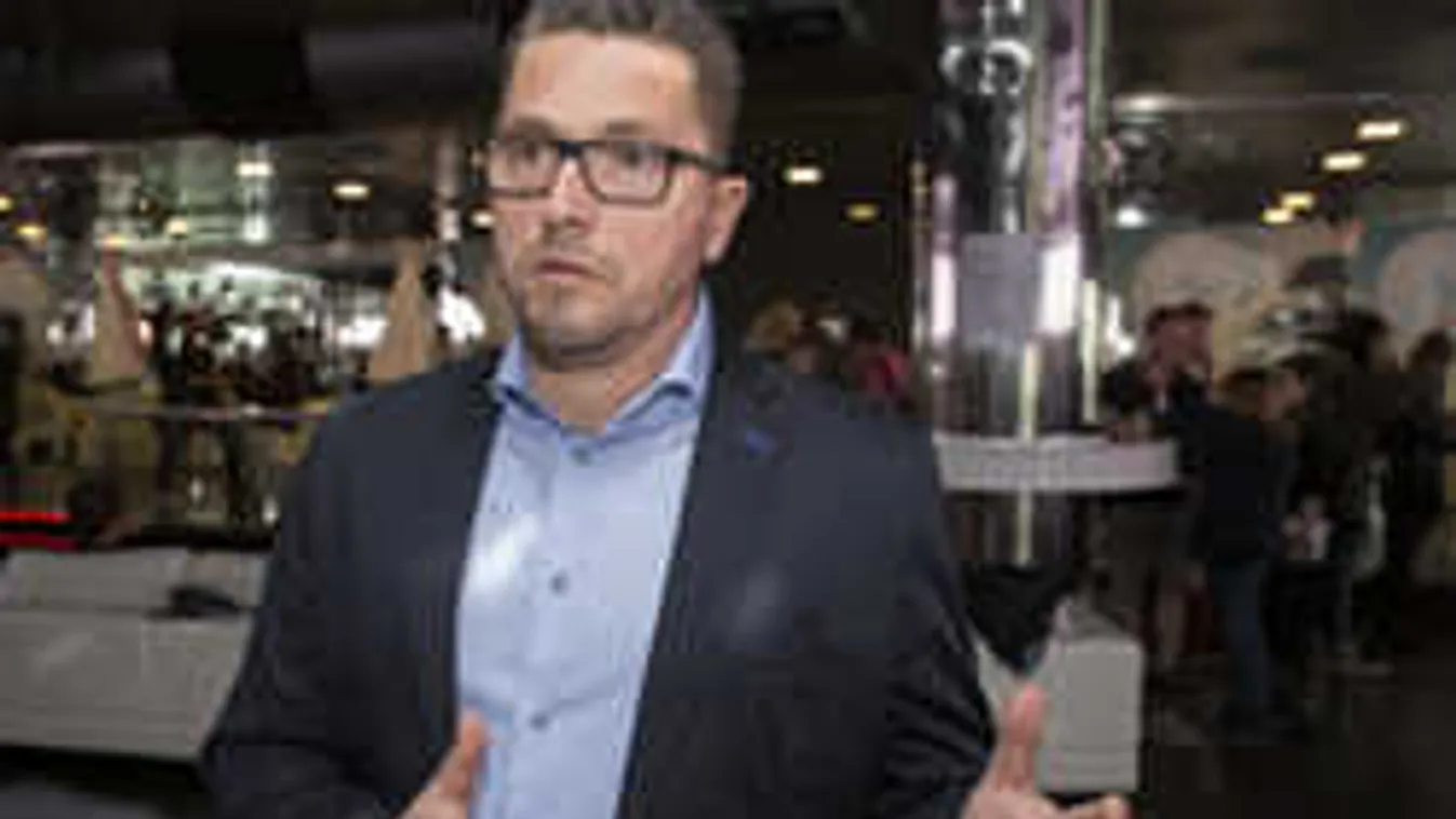 Kiderült a titok: ezért nem ad idén koncerteket Ákos!