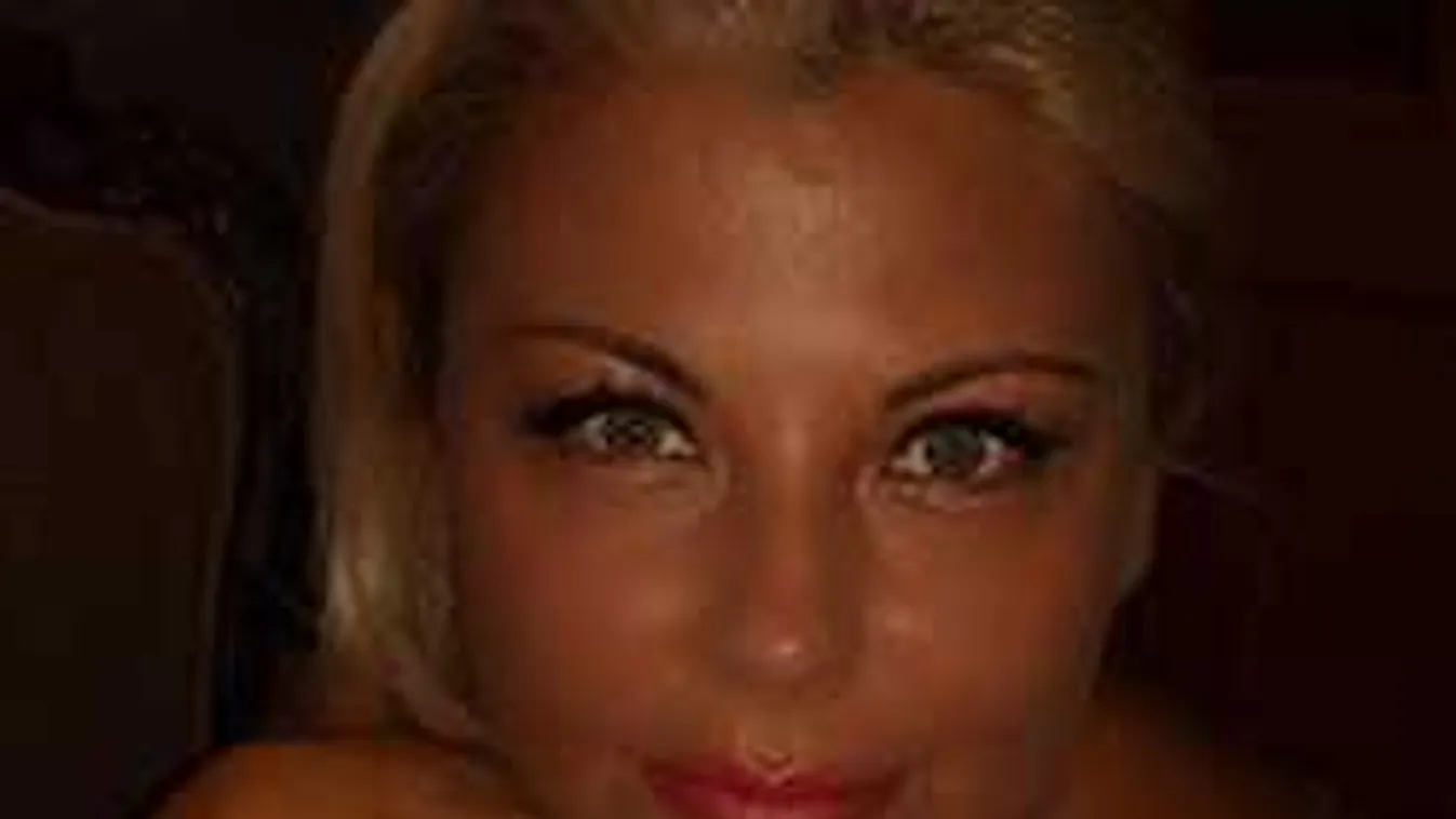 Elképesztően gyönyörű lett az ikonikus magyar modell lánya