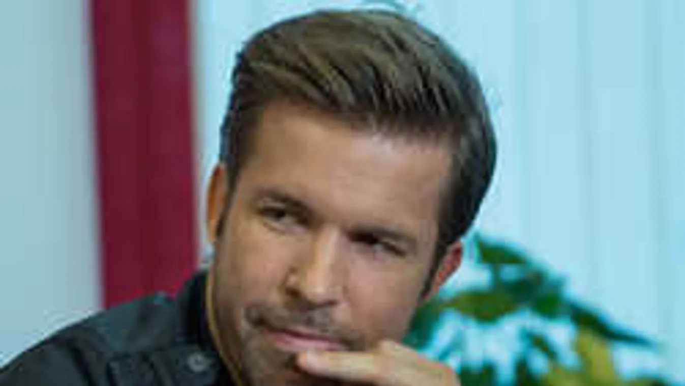 Amerikába menne Sebestyén Balázs, mi lesz így a családjával?