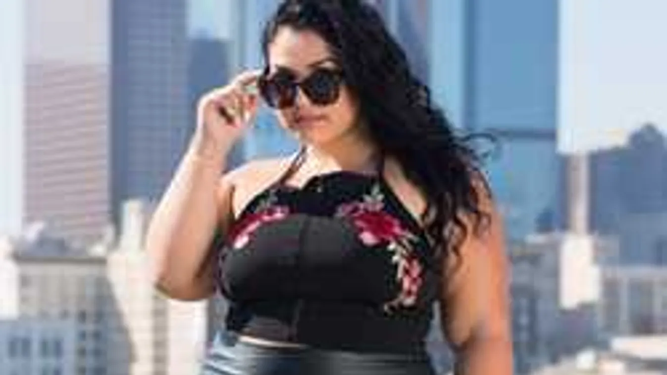 Mit művel már megint a brutál szexi magyar ducimodell?