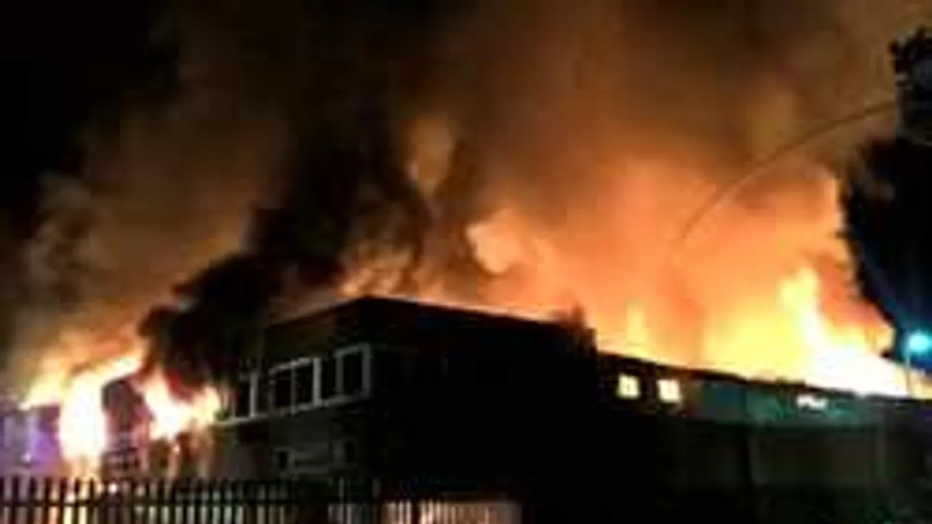 Sikoltozva ébredtek az emberek, hatalmas tűz tombolt