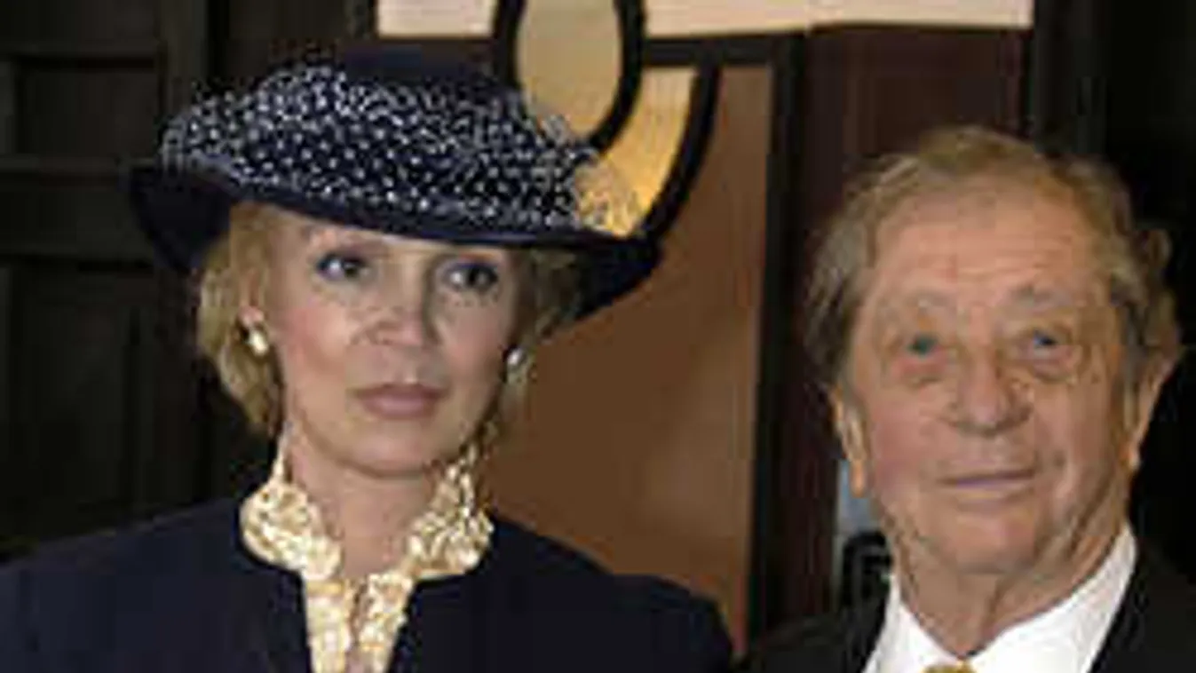 Fiatalabb színésznőért hagyta el jegyesét a világhírű magyar rendező