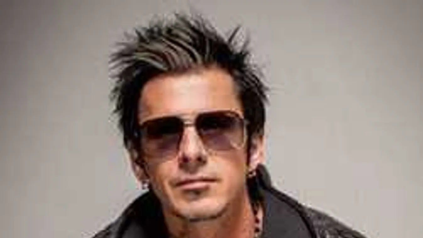 Nem hiszed el, kit kényeztetett nyelvével a magyar sztár