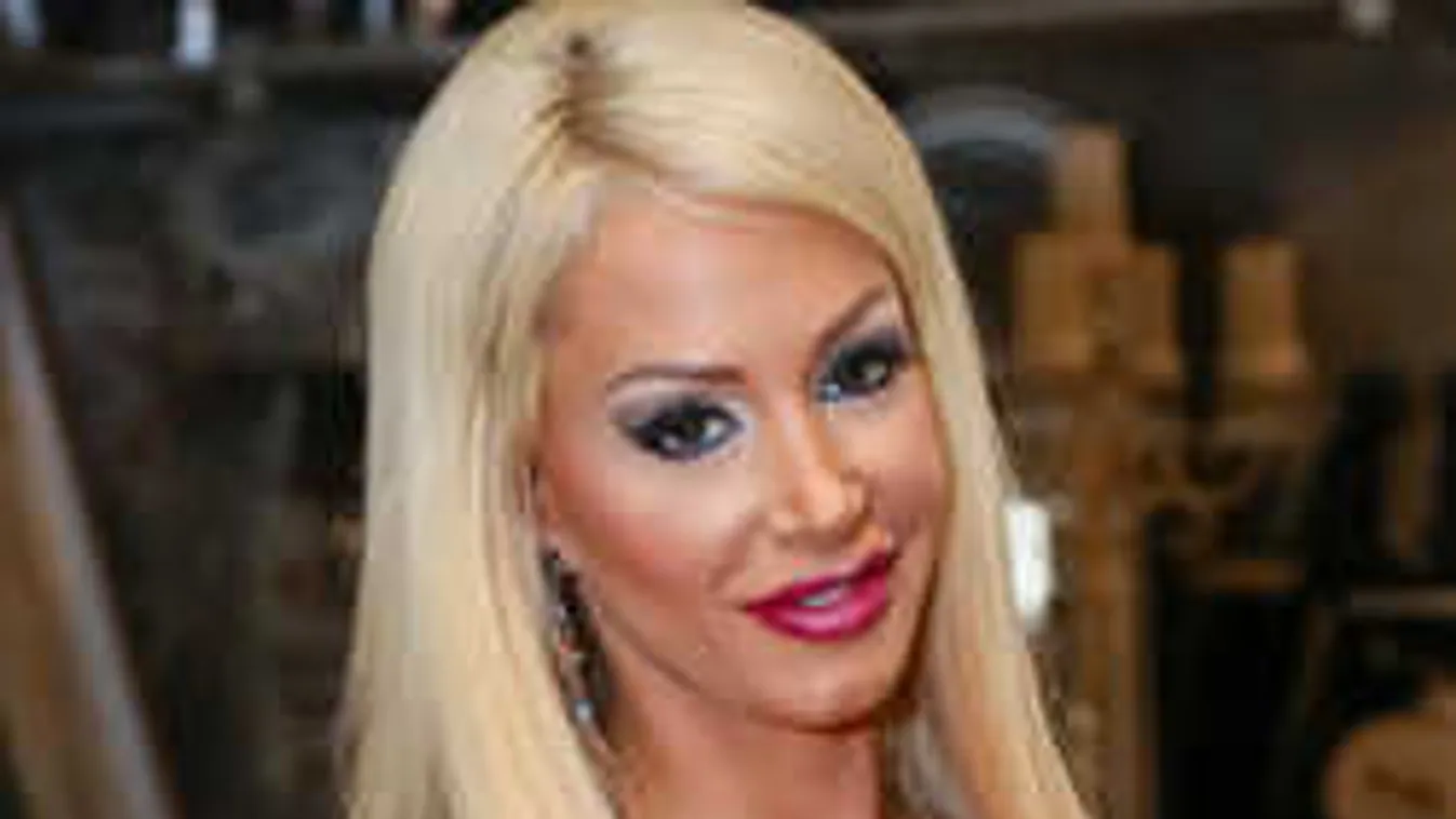 Óriási gardróbvásár: kiárusítja a ruháit Kelemen Anna, találkozz vele!