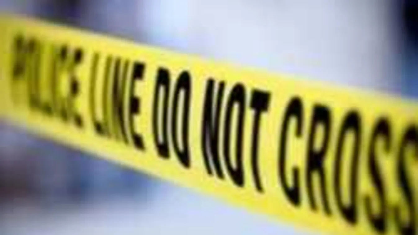 Mentők és tűzoltók lepték el az utcát, több lakost is menekíteni kellett