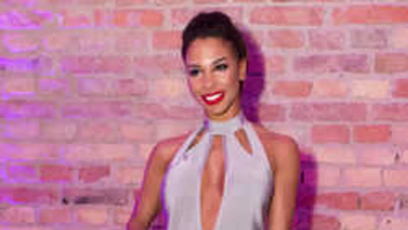 Átlátszó fehérneműben mutatta meg óriási melleit Tücsi