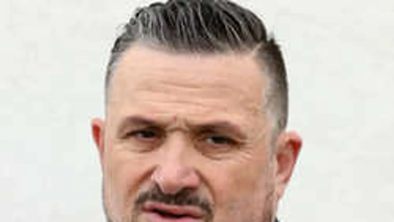 Különleges nyaralásra vitte gyermekeit Lajcsi