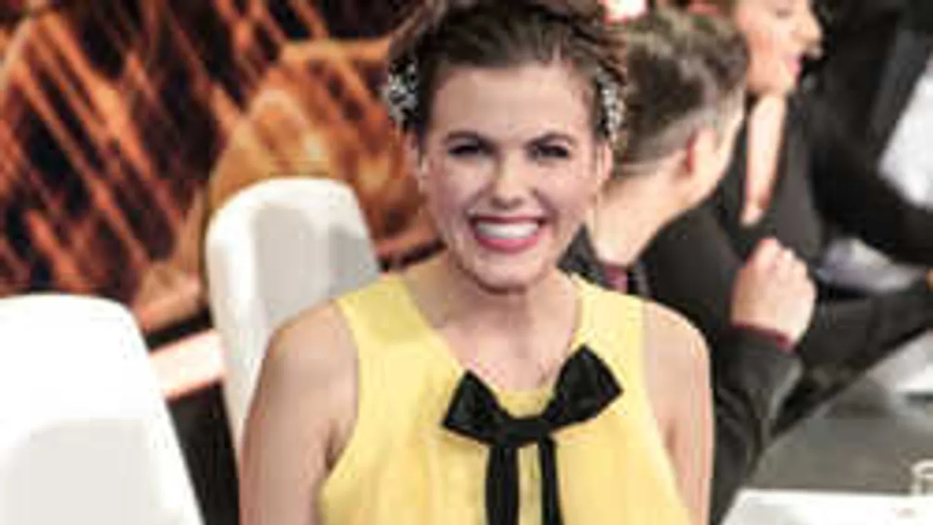 Kamerák előtt sírta el magát Csobot Adél - videó