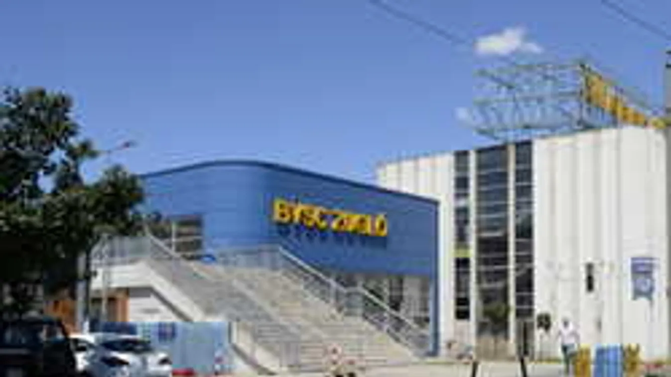 Dráma Zuglóban: életveszélybe került egy férfi az uszodában