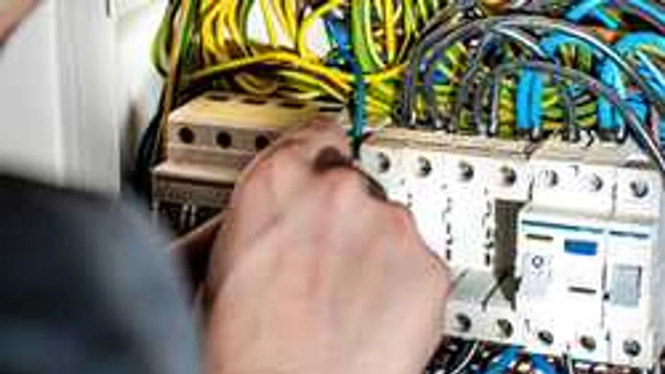 Könnyebb lesz reális áron megbízható szakit találni