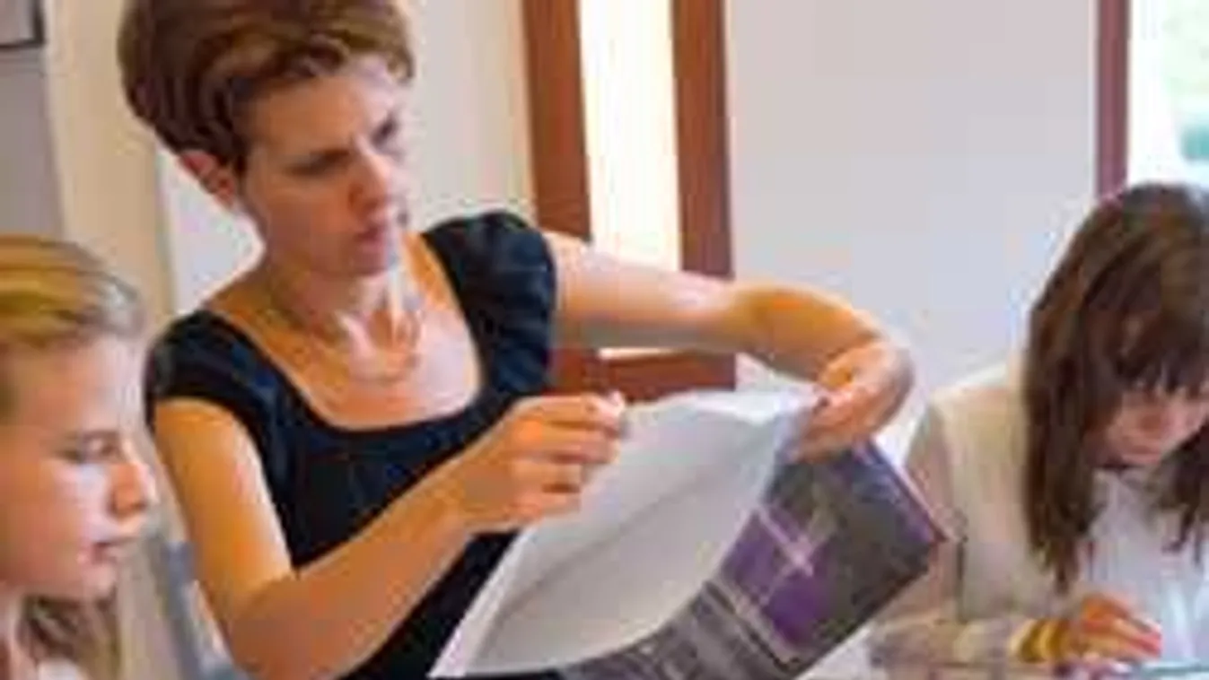 Tankönyvek: bekötni vagy nem kötni?