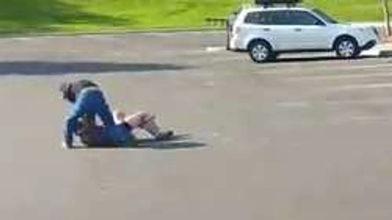 Rossz szülő gyerekeinek mutogatta magát a pedofil. Csúnyán ráfázott!