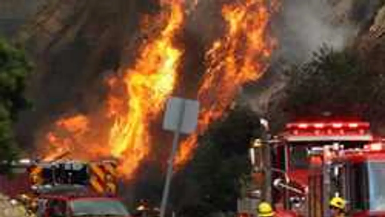 Elképesztő fotók a Los Angelesben pusztító tűzvészről