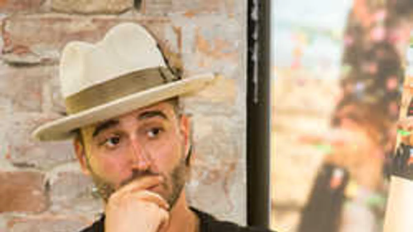 Kiderült az igazság, ez nem megy Király Viktornak az ágyban