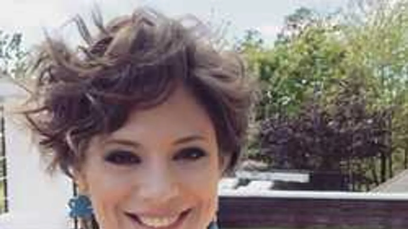 Elárulta születendő gyermeke nevét Szinetár Dóra