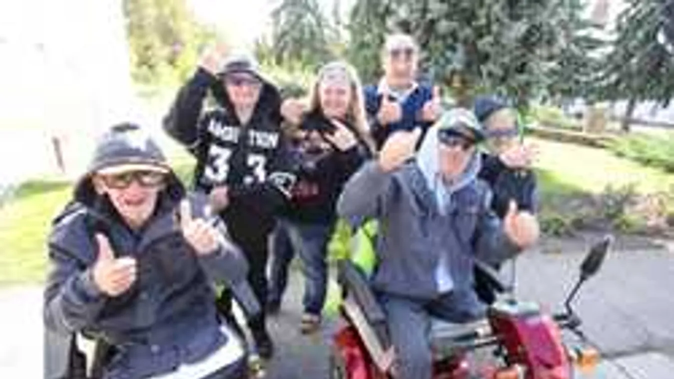 Majkáéktól tanultak az idősotthon rappelő sztárjai - videó