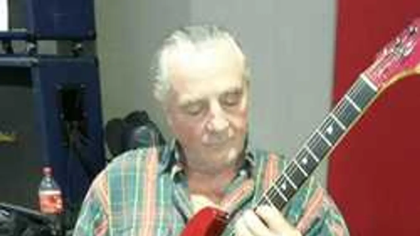 Dráma a koncerten, mentő vitte kórházba a legendás magyar zenészt