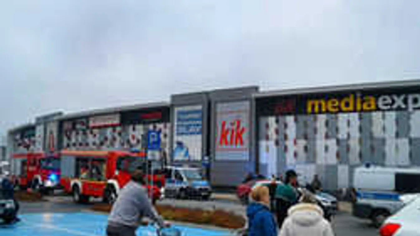 Késsel támadt az emberekre egy lengyel férfi a bevásárlóközpontban