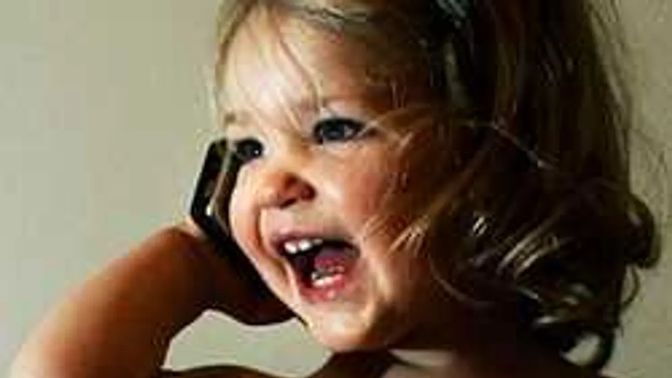 Kiderült az igazság, hány évesen vegyünk a gyereknek mobiltelefont