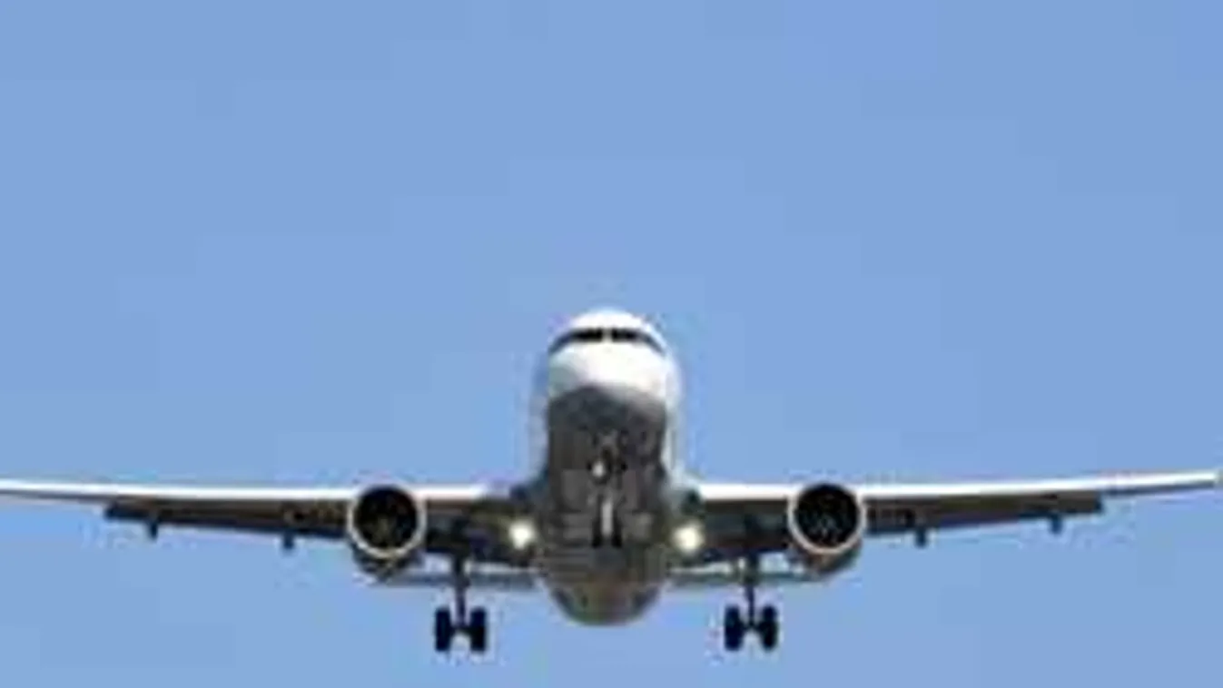 Bajba került egy utasszállító: kényszerleszállást hajtott végre