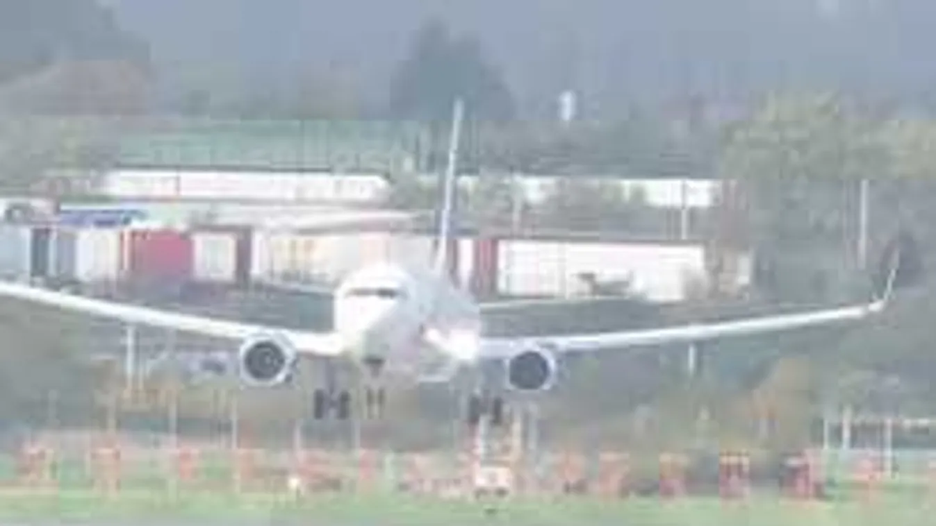 Majdnem a földbe csapódott egy utasszállító a vihar miatt Angliában! - videó