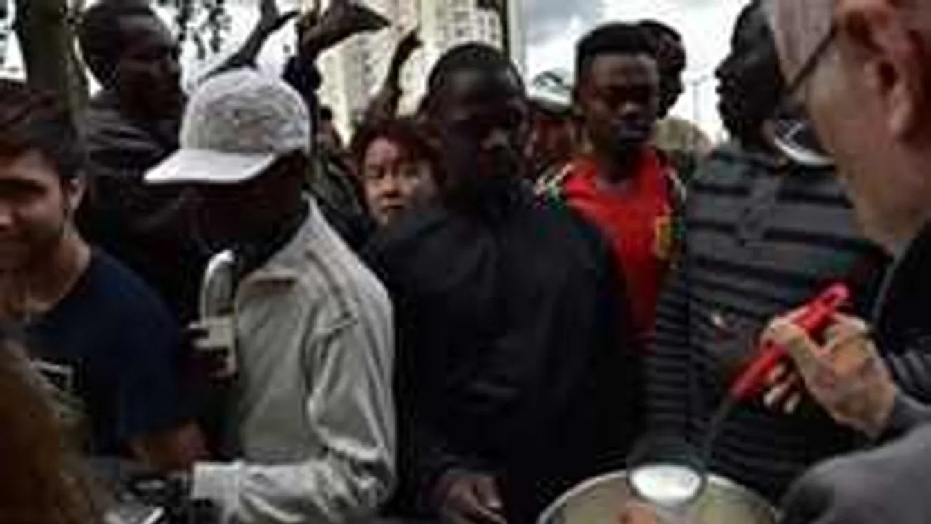 Botrány a briteknél: nem szabadulnak meg a migránsoktól