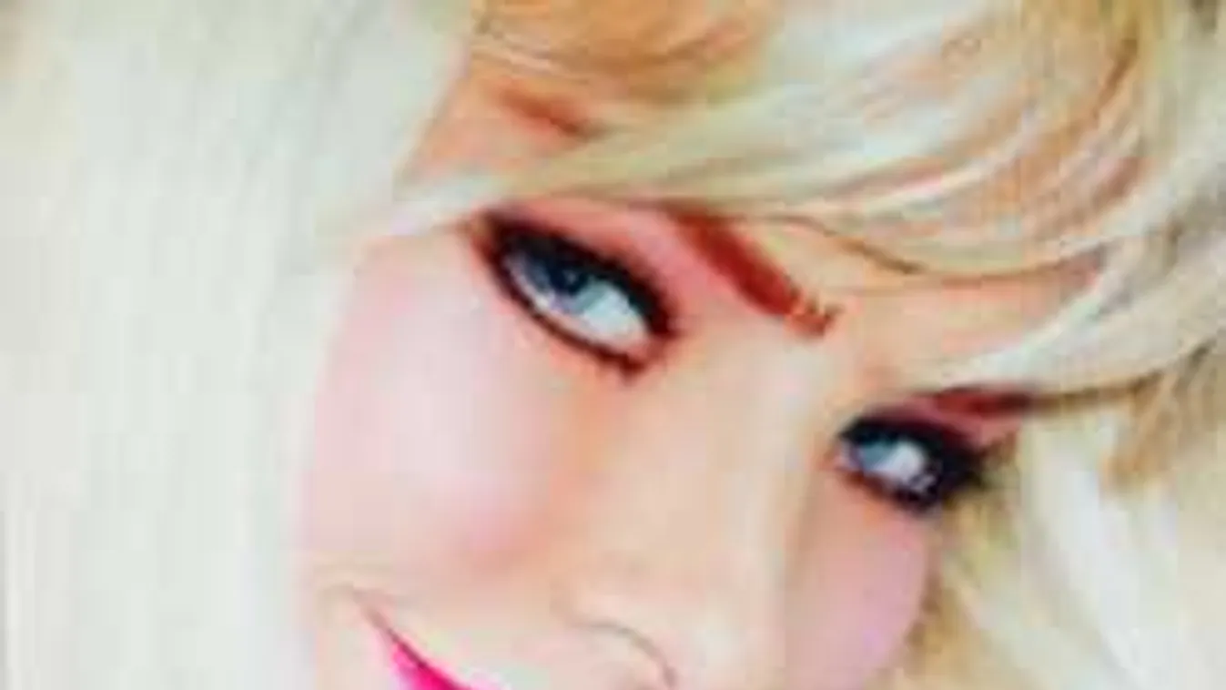 Terjed az interneten: előkerült a magyar sztár erotikus fotója