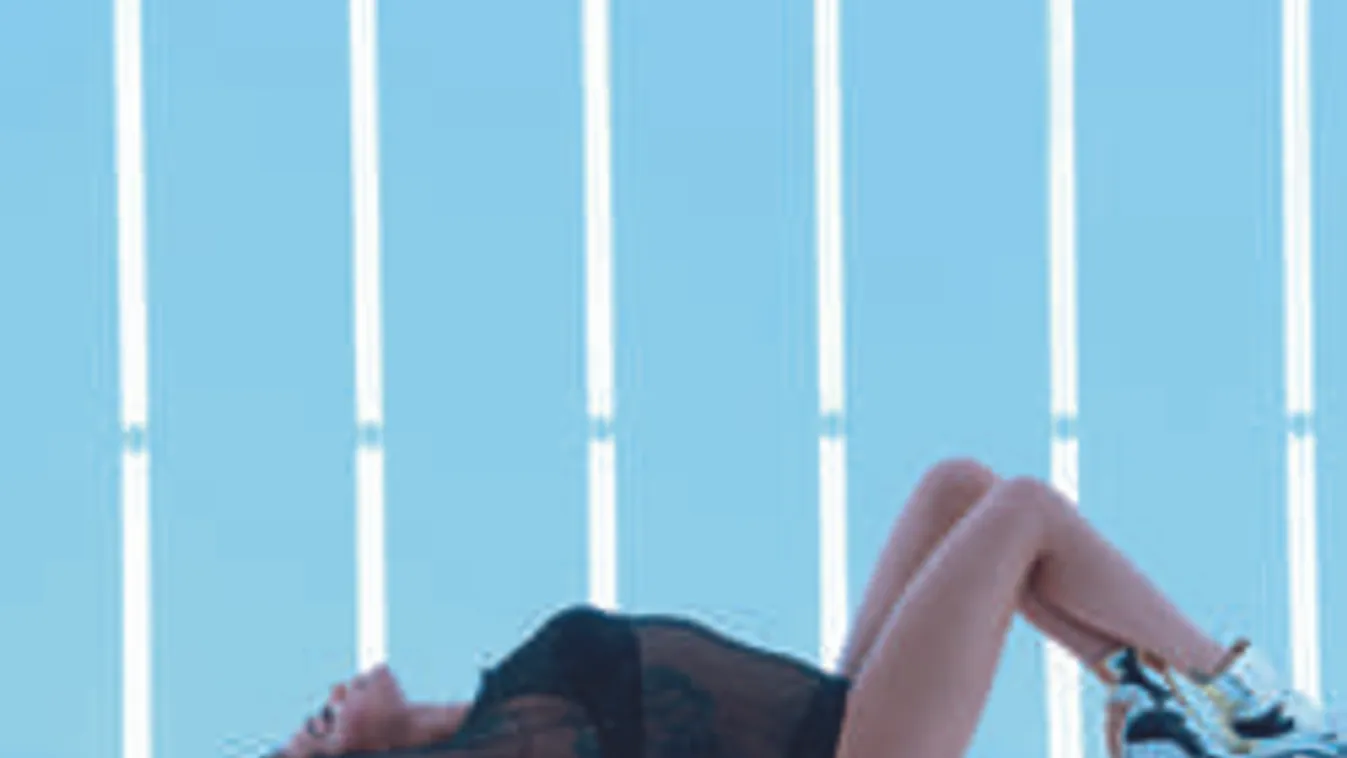 Ultraszexi holmikban mutatta meg dögös alakját Rita Ora