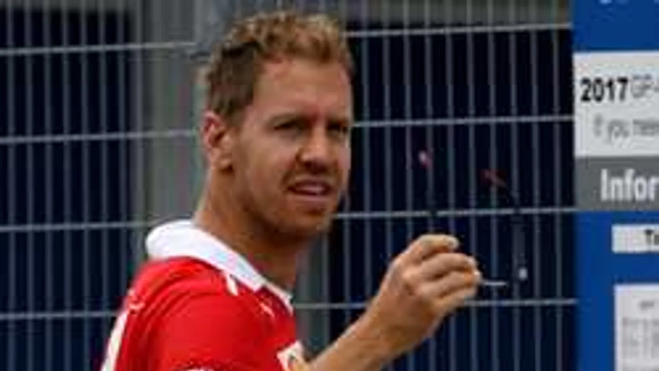 Vécézés miatt büntették meg a Forma-1 sztárját