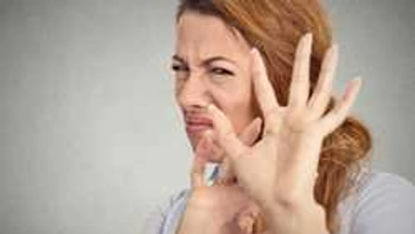 Undorító! Orrszőr-hosszabbítás az új őrület!