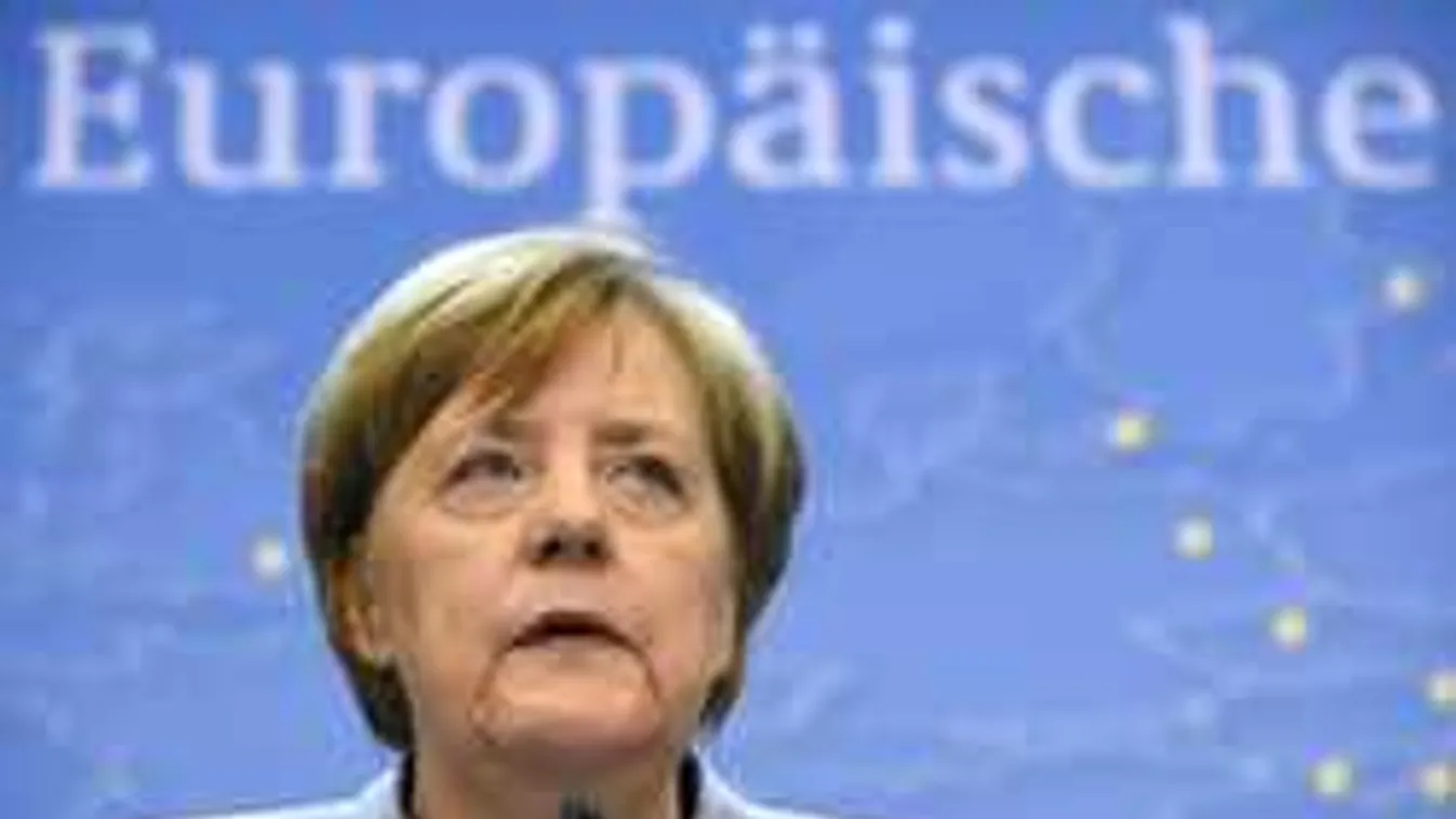 Ezek a férfiak büntették meg Merkelt