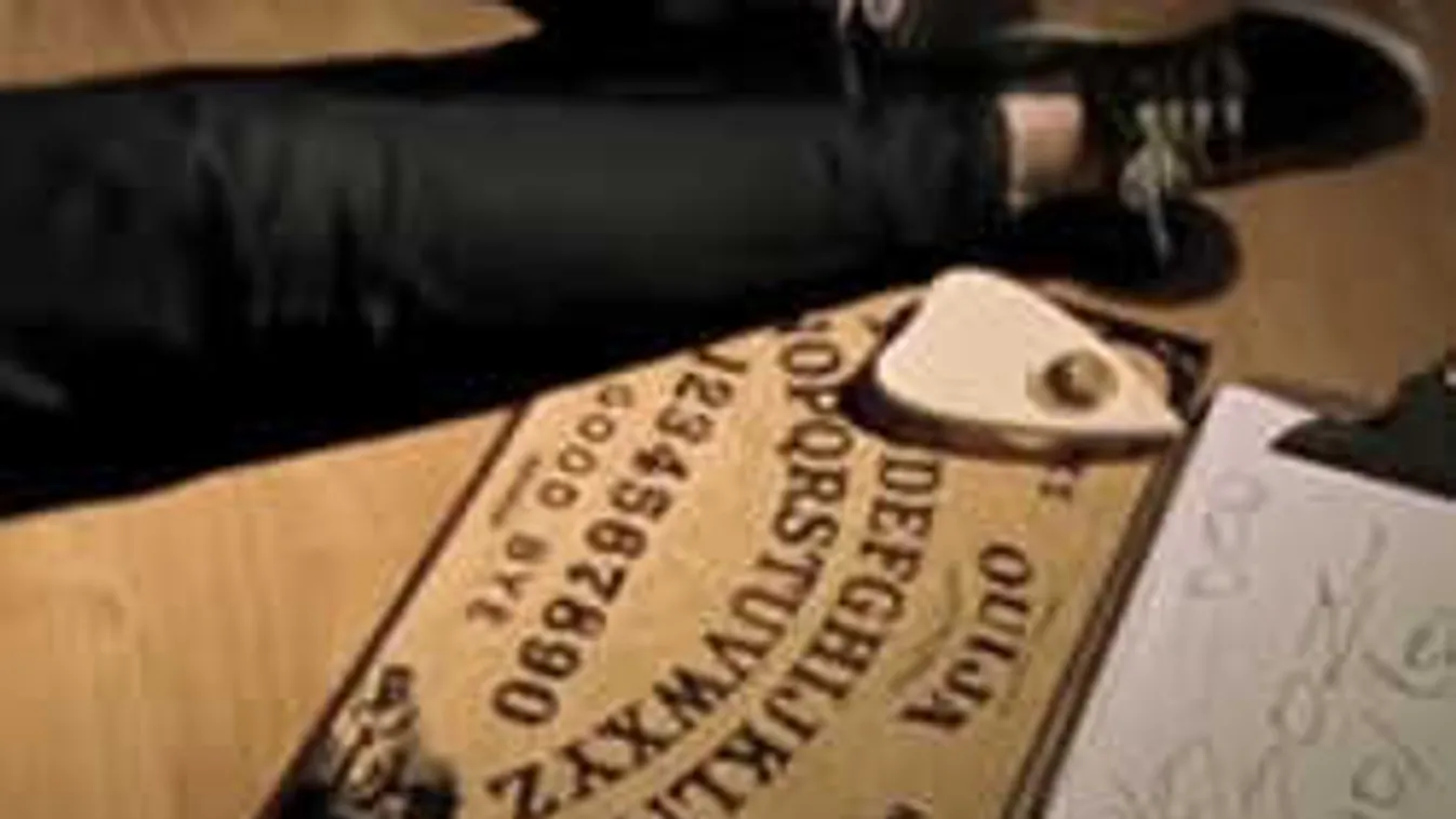 Ilyen, amikor eldurvul az amatőr szellemidézés...