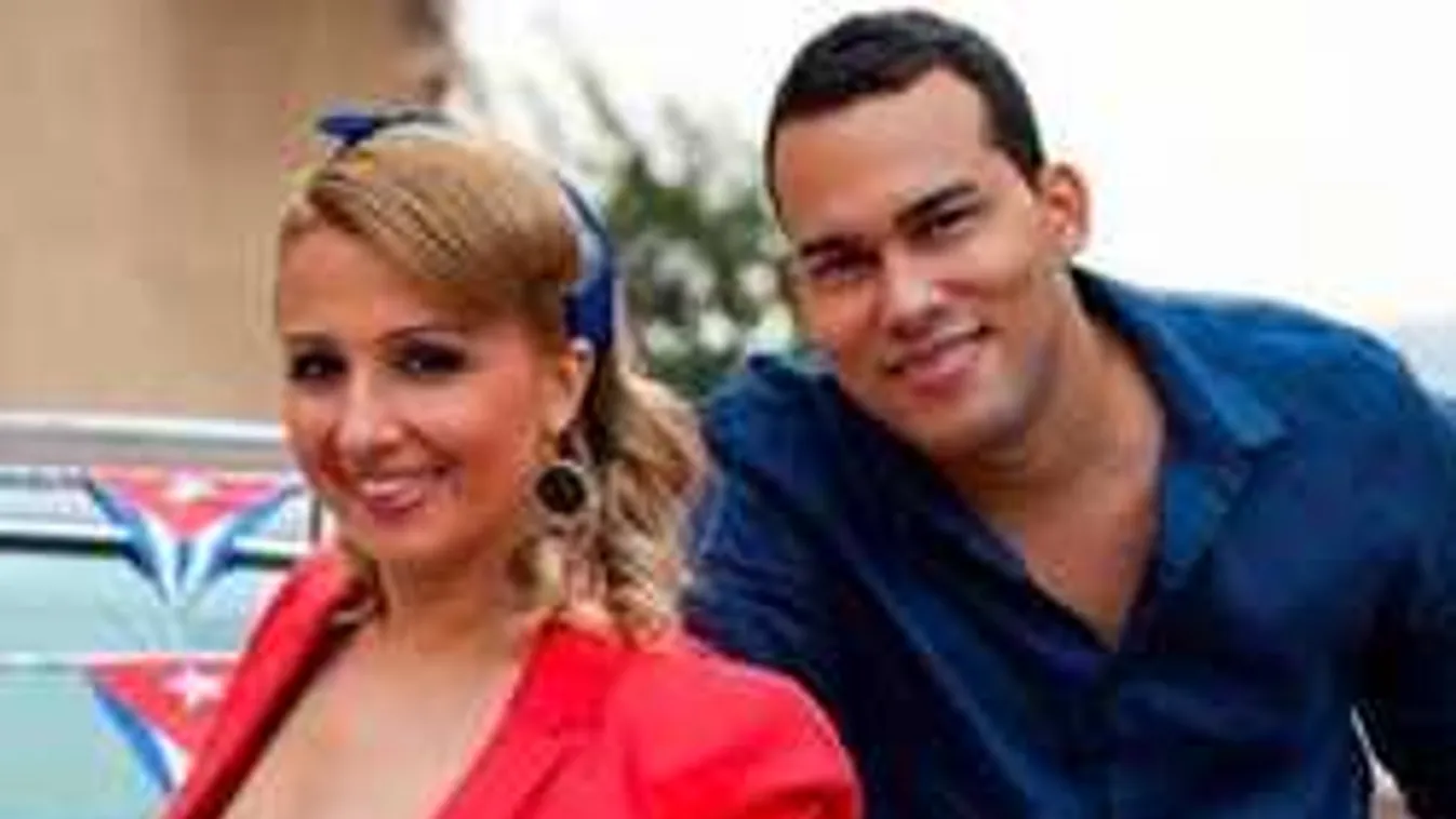 Lefotózták Gombos Edinát és férjét: Tengerparton csókolóztak!