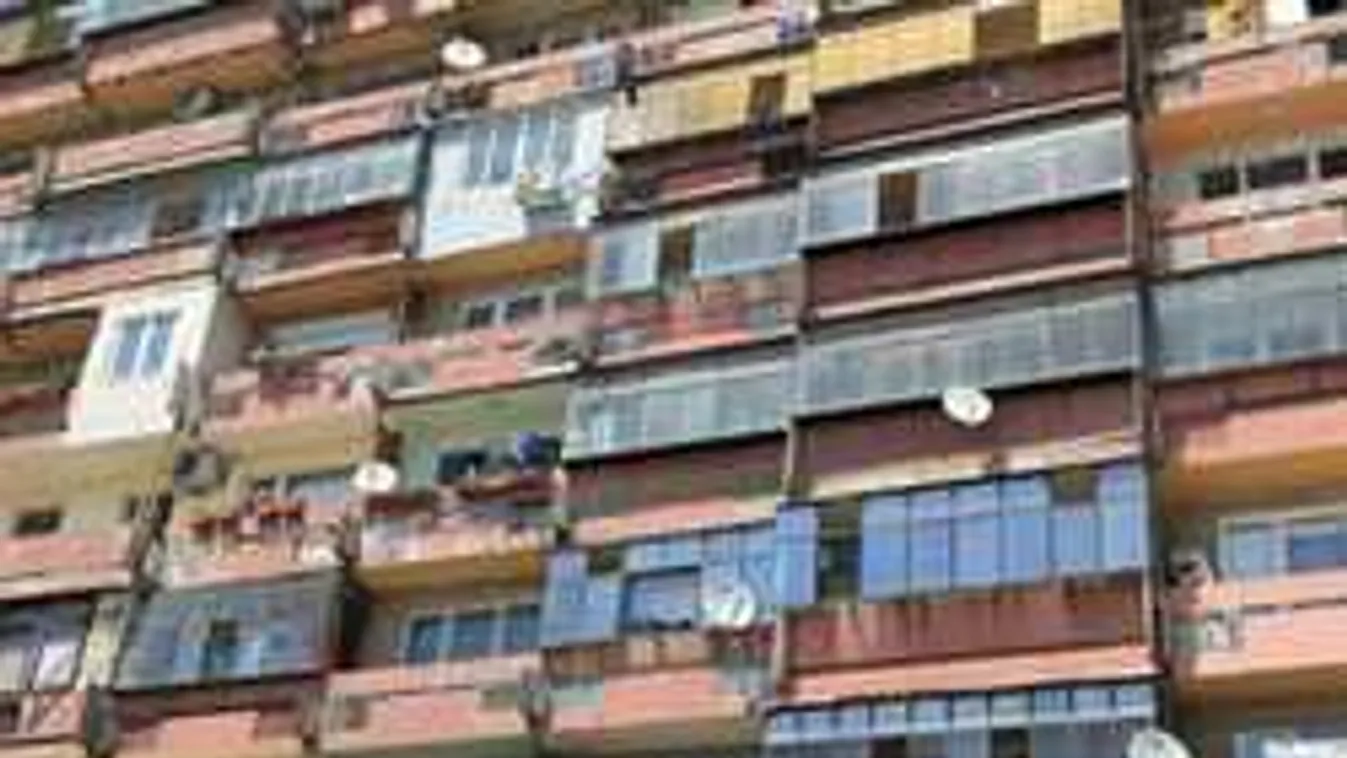 Brutális támadás áldozata lett a magyar postás, elfogták a késelőt