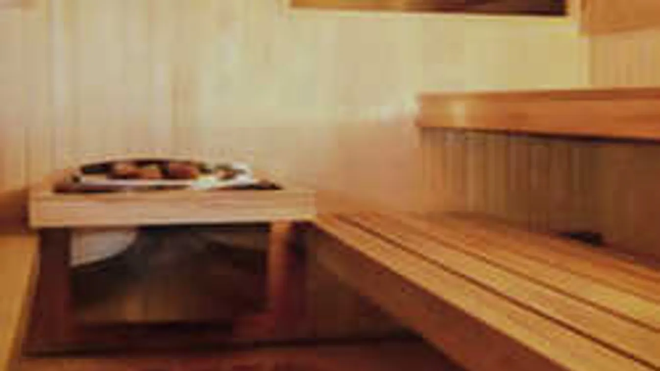 Durva dolgokat a tett a szaunában a kislányokkal a fővárosi úszómester